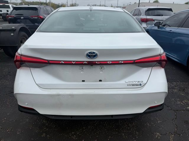 Used 2019 Toyota Avalon Limited w/ Advanced Safety Package FWD image 4
