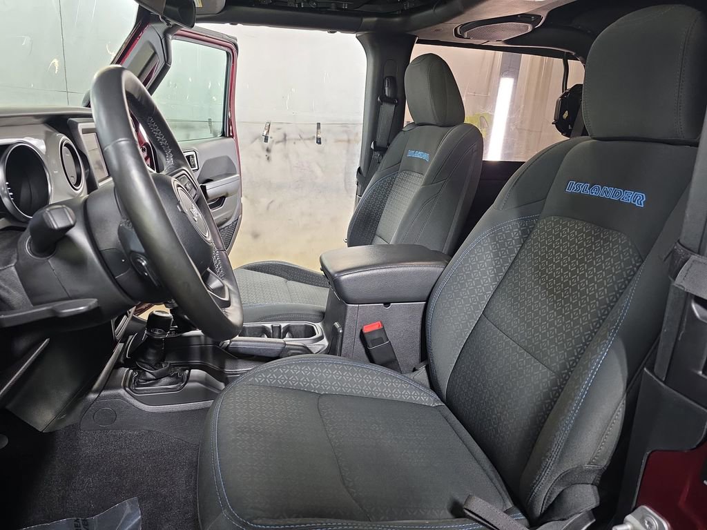 Used 2021 Jeep Wrangler Sport image 13