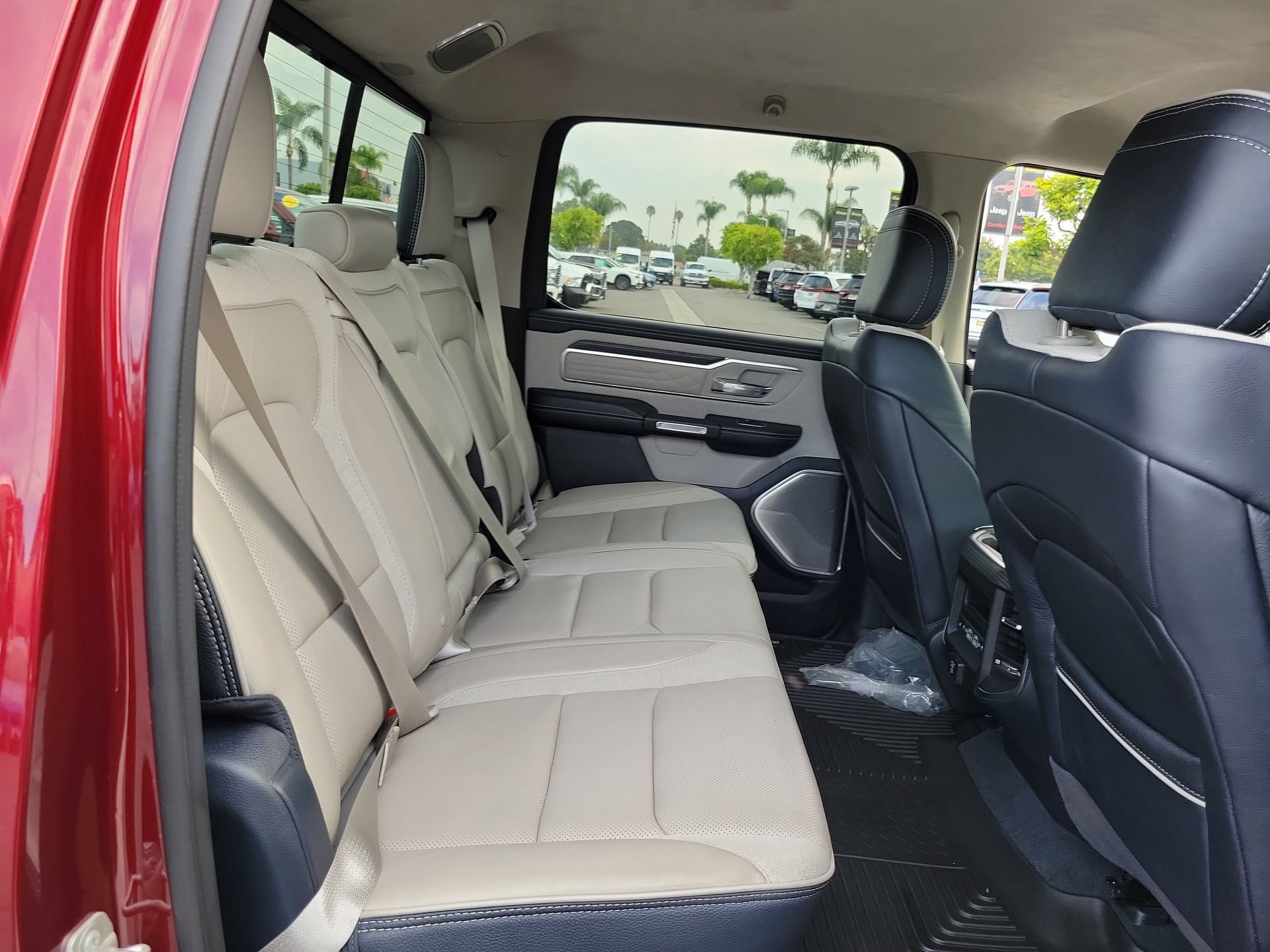 Used 2024 RAM 1500 Limited AWD/4WD image 8