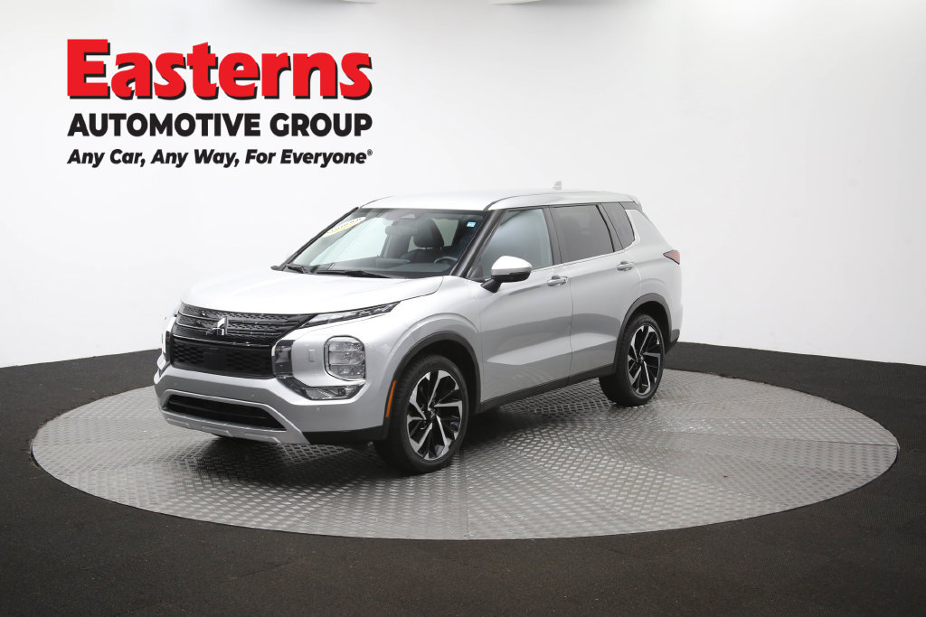 Used 2024 Mitsubishi Outlander SE AWD/4WD image 56