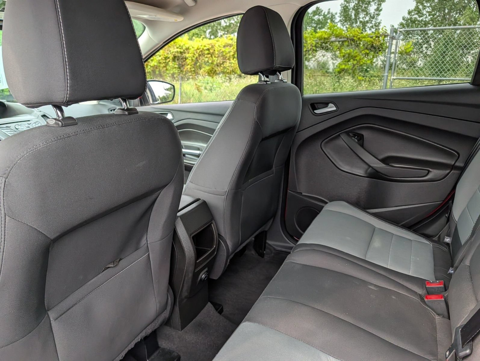 Used 2015 Ford Escape SE FWD image 19