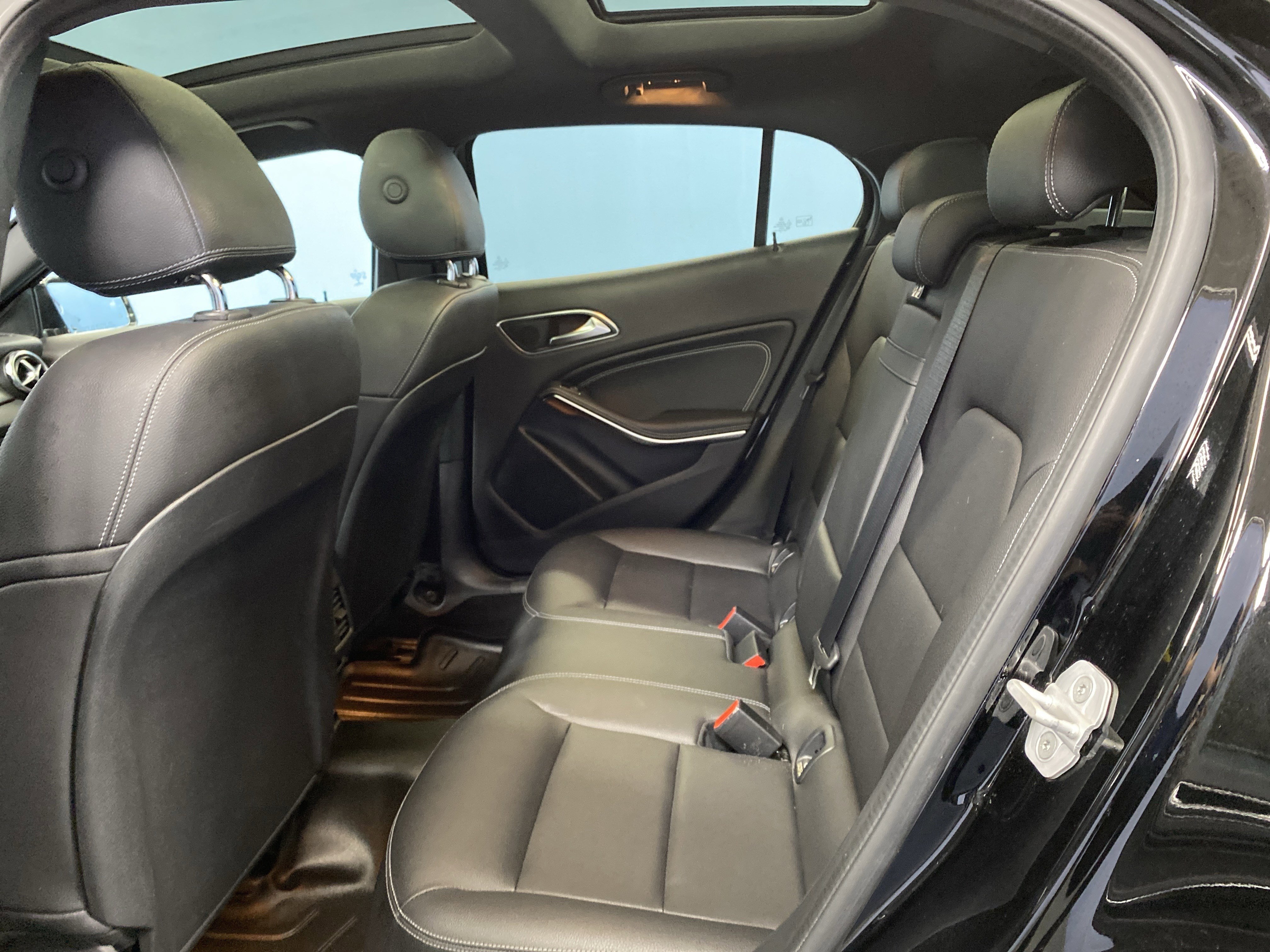 Used 2018 Mercedes-Benz GLA 250 4MATIC image 23