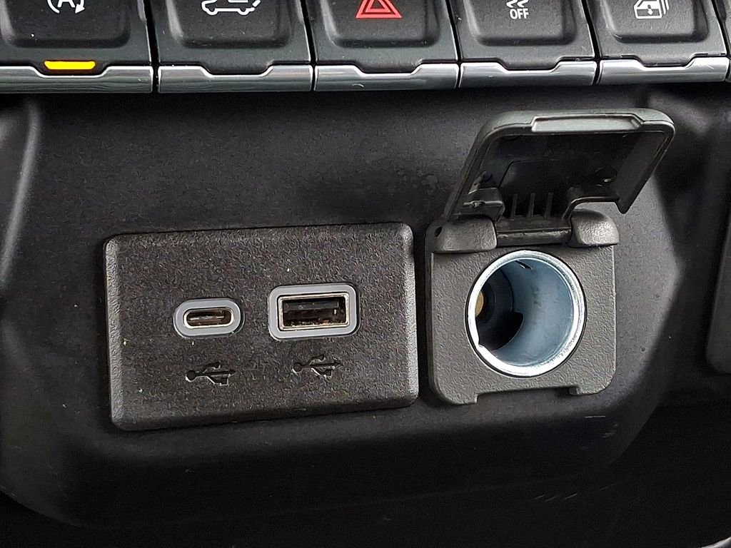 Used 2021 Chevrolet Silverado 1500 RST image 24