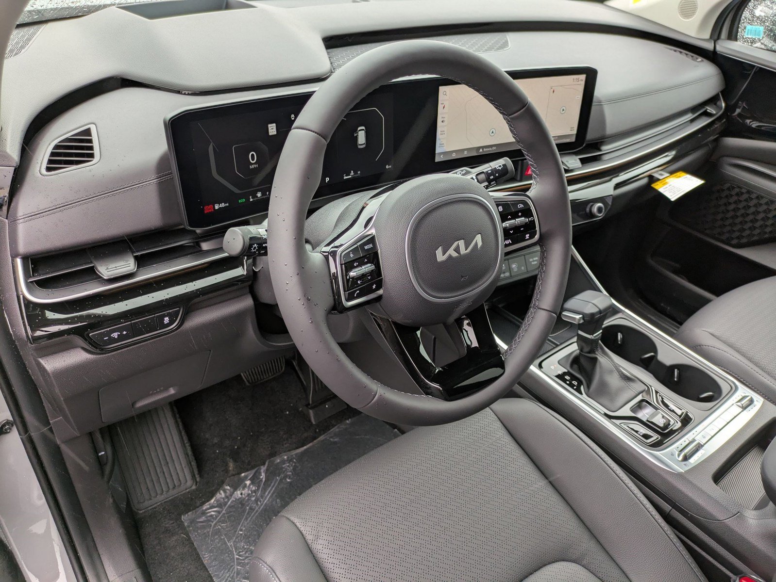 New 2025 Kia Carnival SX Prestige FWD image 4