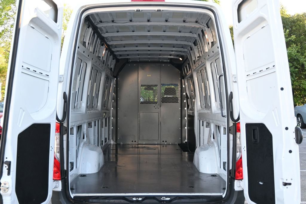 Used 2025 Mercedes-Benz Sprinter 2500 image 9