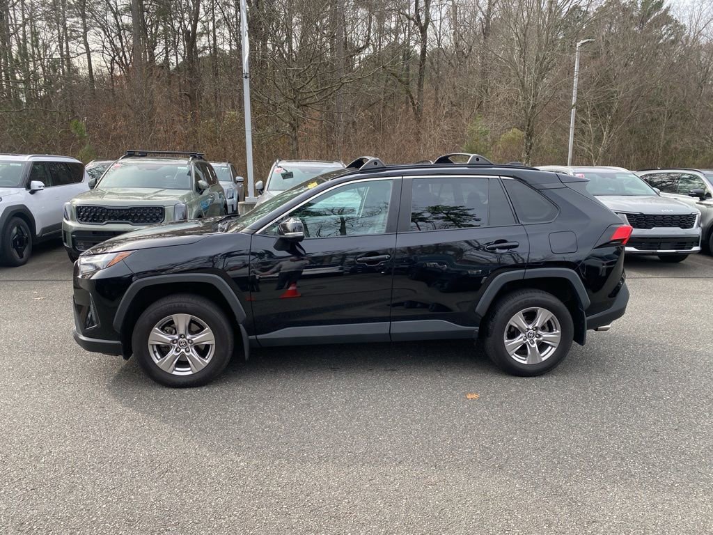 Used 2022 Toyota RAV4 XLE image 3