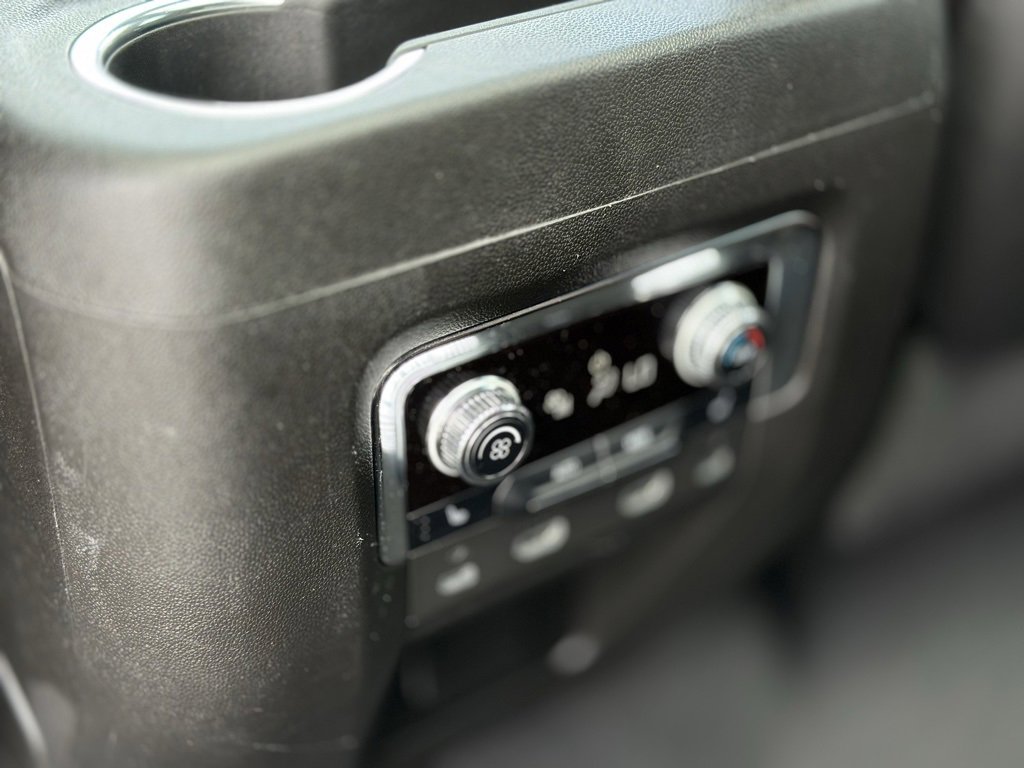 Used 2023 GMC Yukon XL Denali Ultimate image 29