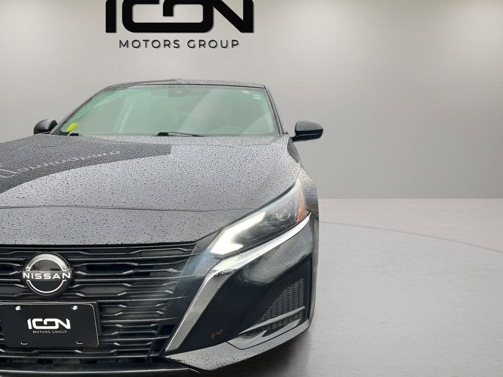 Used 2024 Nissan Altima 2.5 SV AWD/4WD image 9