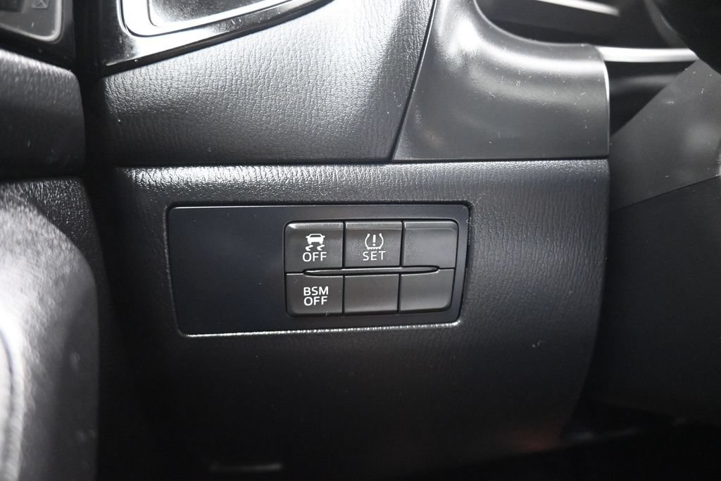 Used 2016 MAZDA MAZDA3 i Touring FWD image 23