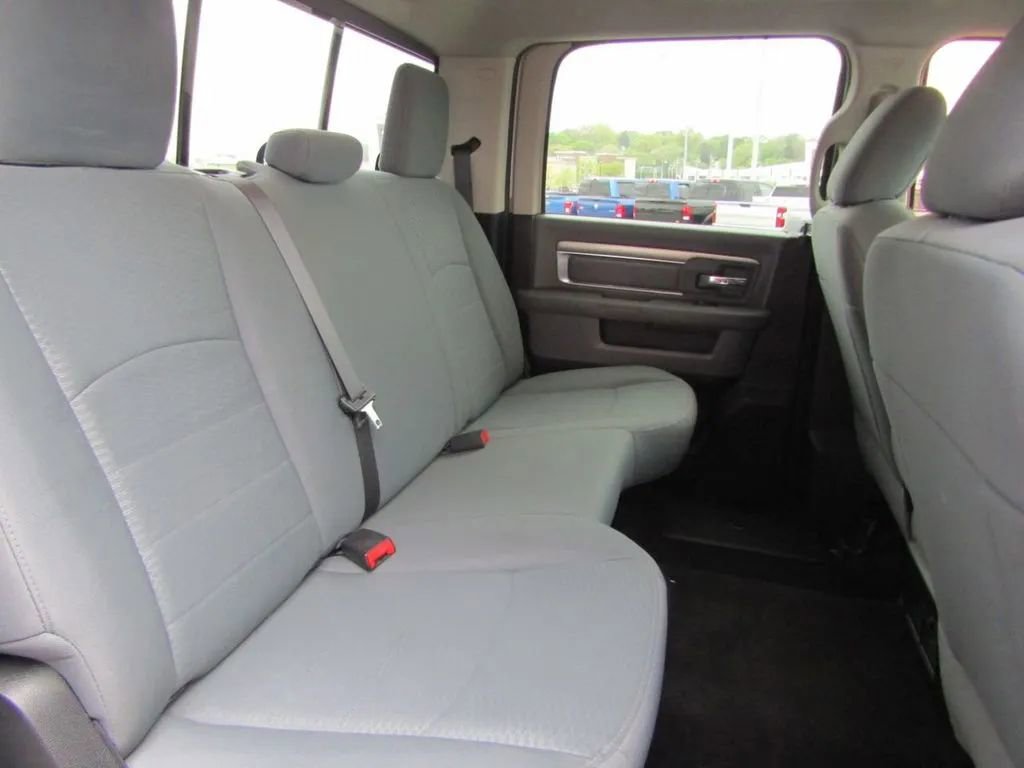 Used 2015 RAM 2500 SLT image 35