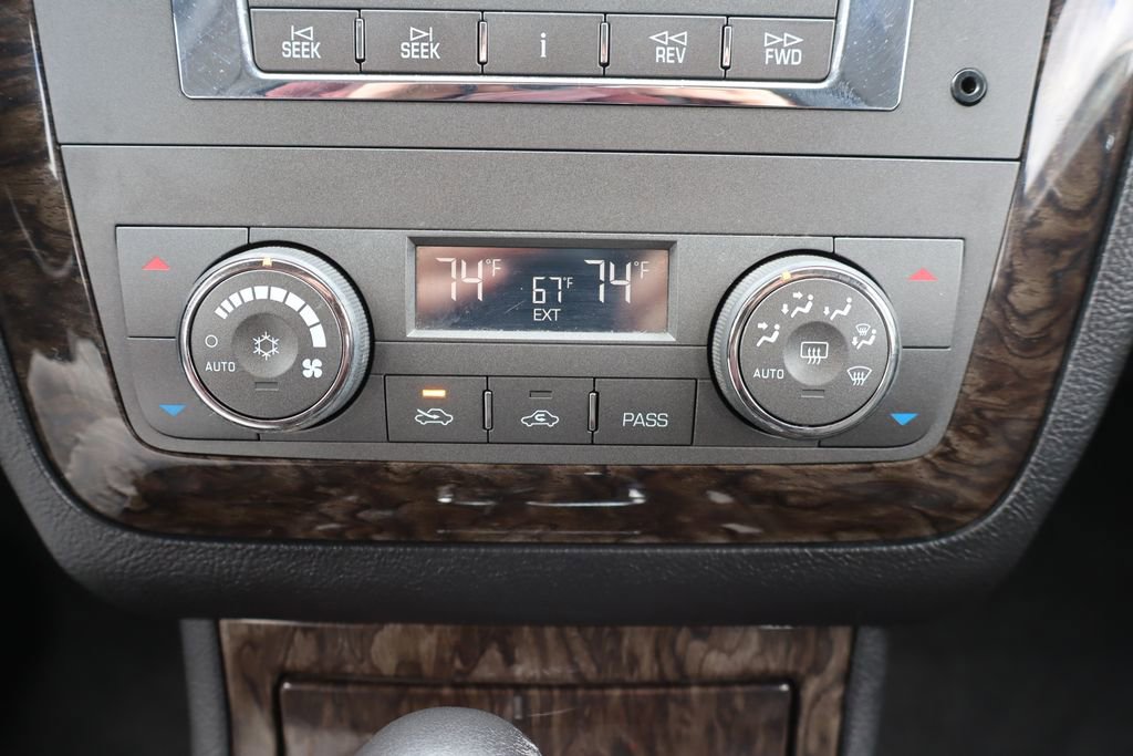 Used 2008 Cadillac DTS FWD image 11