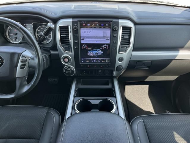 Used 2017 Nissan Titan PRO-4X AWD/4WD image 16