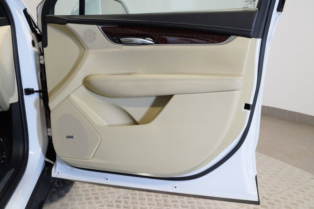 Used 2018 Cadillac XT5 Premium Luxury w/ Driver Assist Package image 33