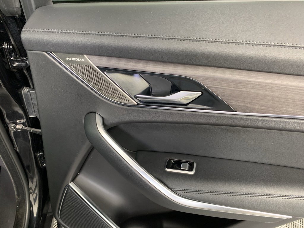 Used 2022 Jaguar F-PACE S image 39