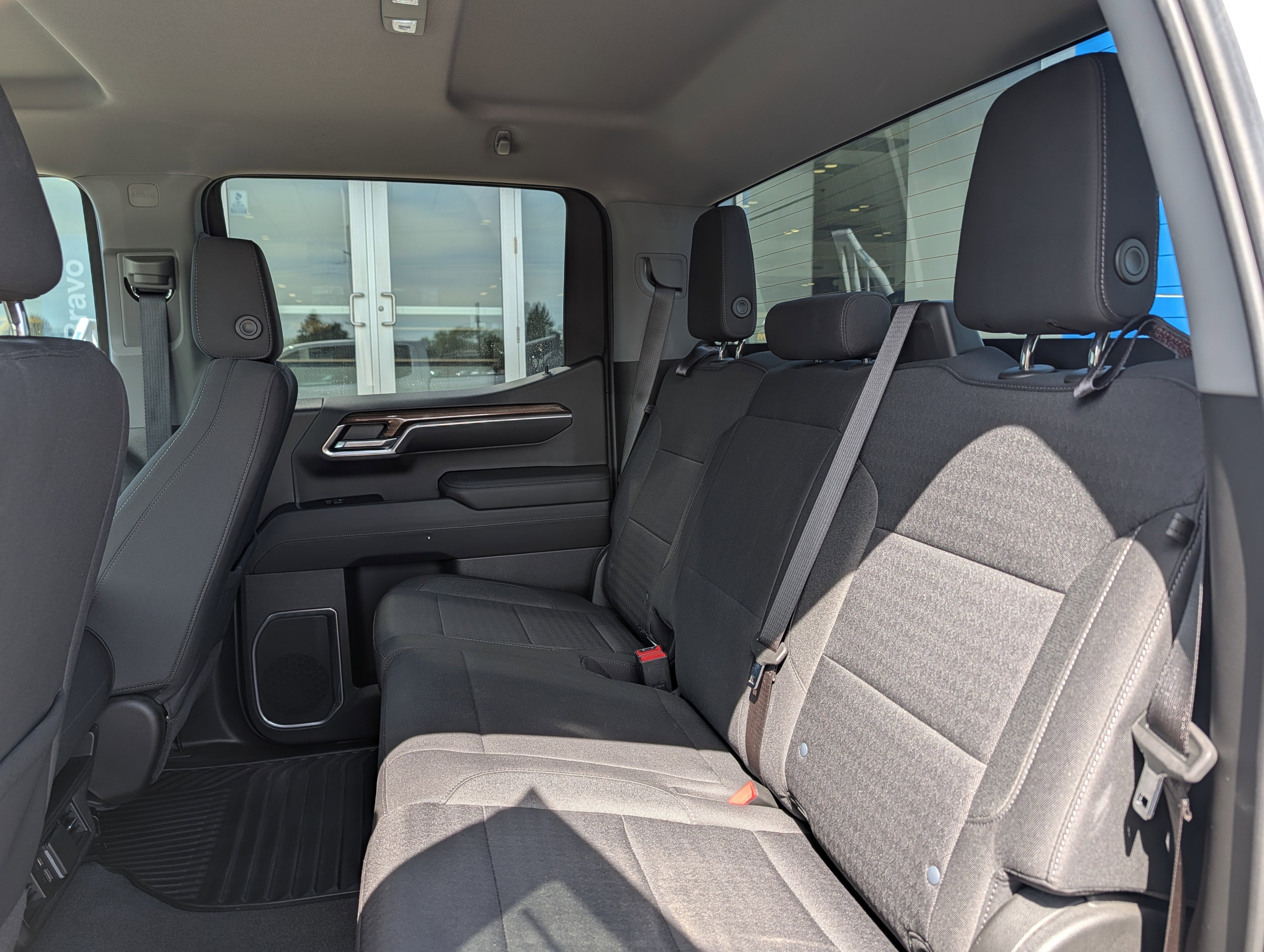 Used 2022 Chevrolet Silverado 1500 LT AWD/4WD image 9