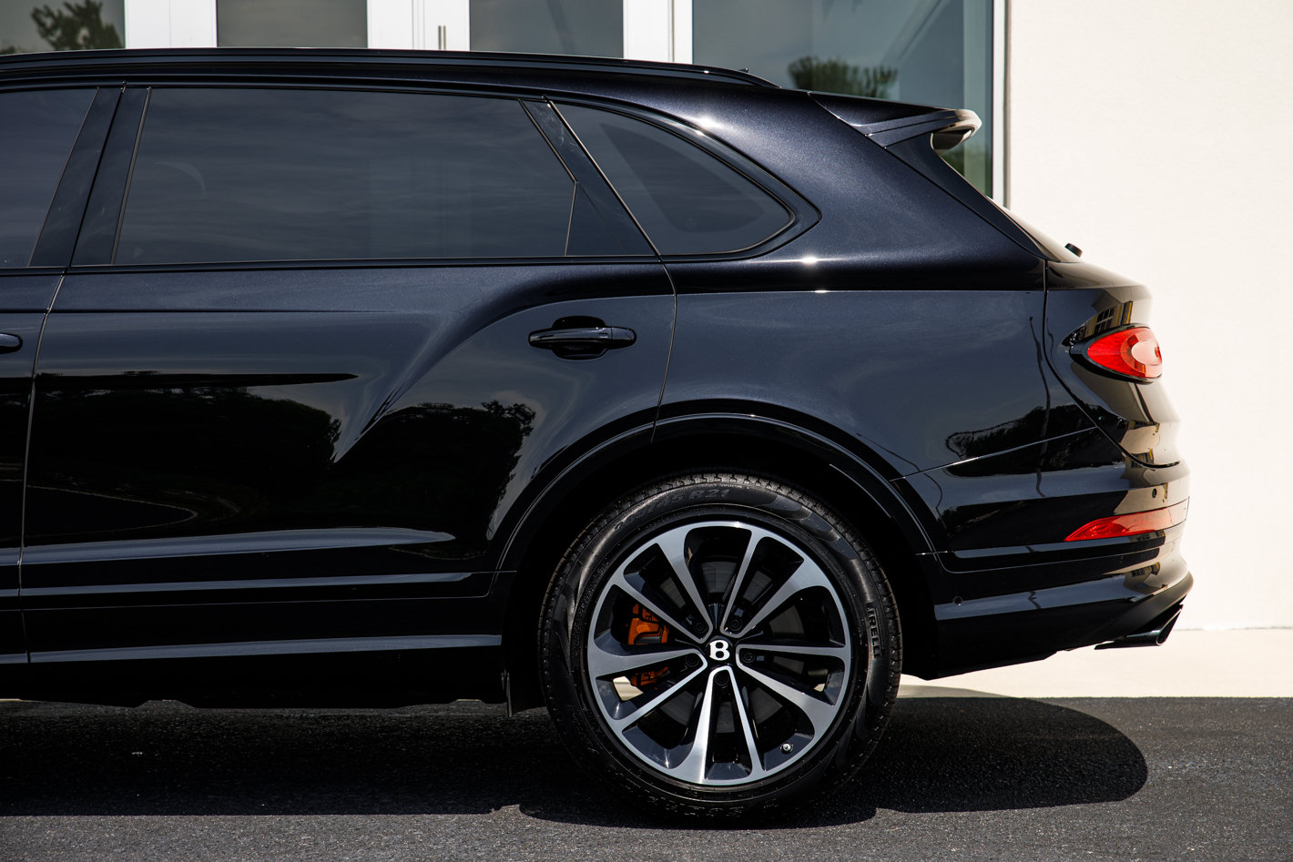 Certified 2023 Bentley Bentayga Extended Wheelbase AWD/4WD image 6