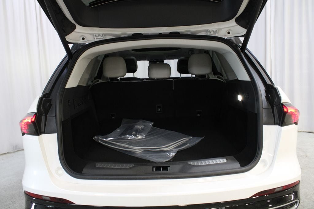 New 2026 Lincoln Nautilus Reserve AWD/4WD image 32