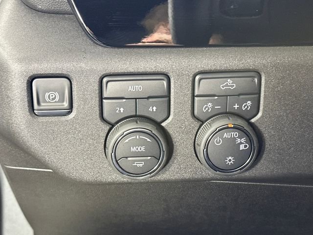 Used 2025 Chevrolet Silverado 1500 LT image 19