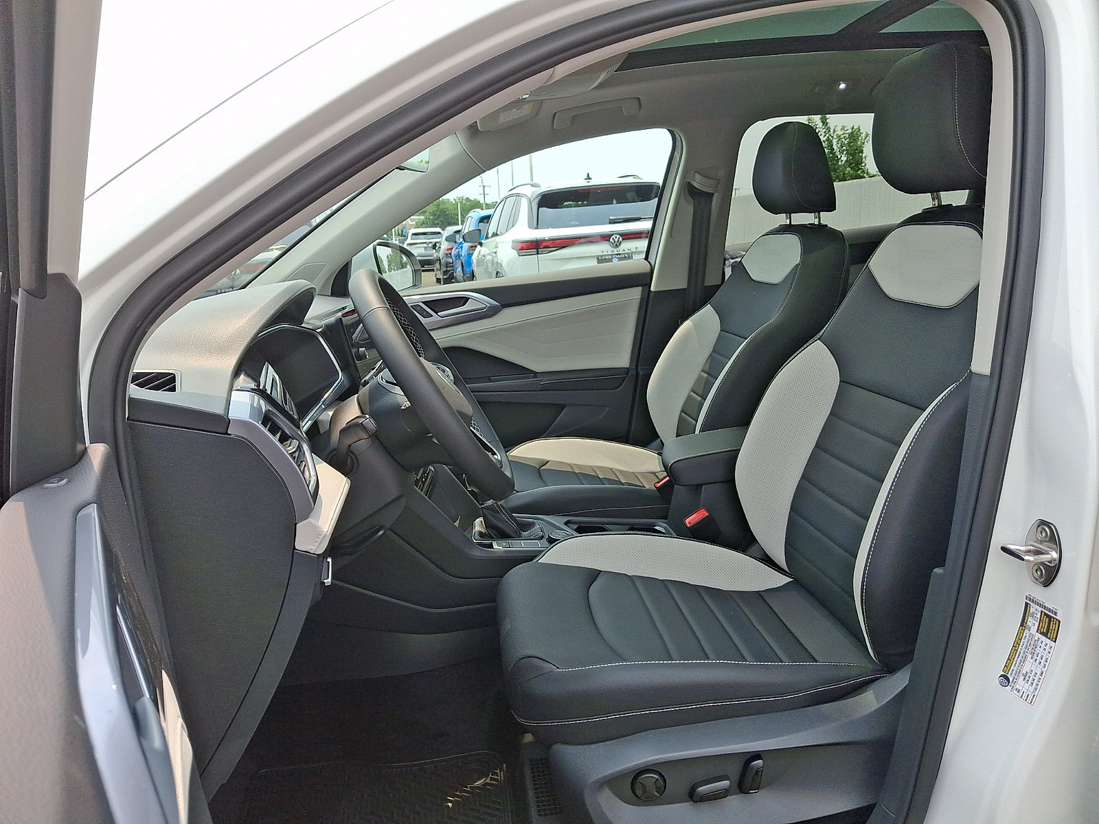 New 2026 Volkswagen Taos SEL AWD/4WD image 6