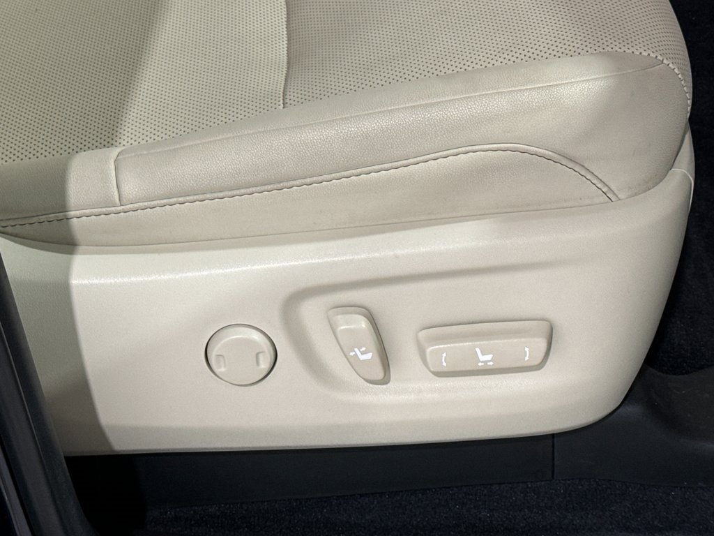 Used 2022 Lexus GX 460 Premium w/ Premium Plus Package image 26