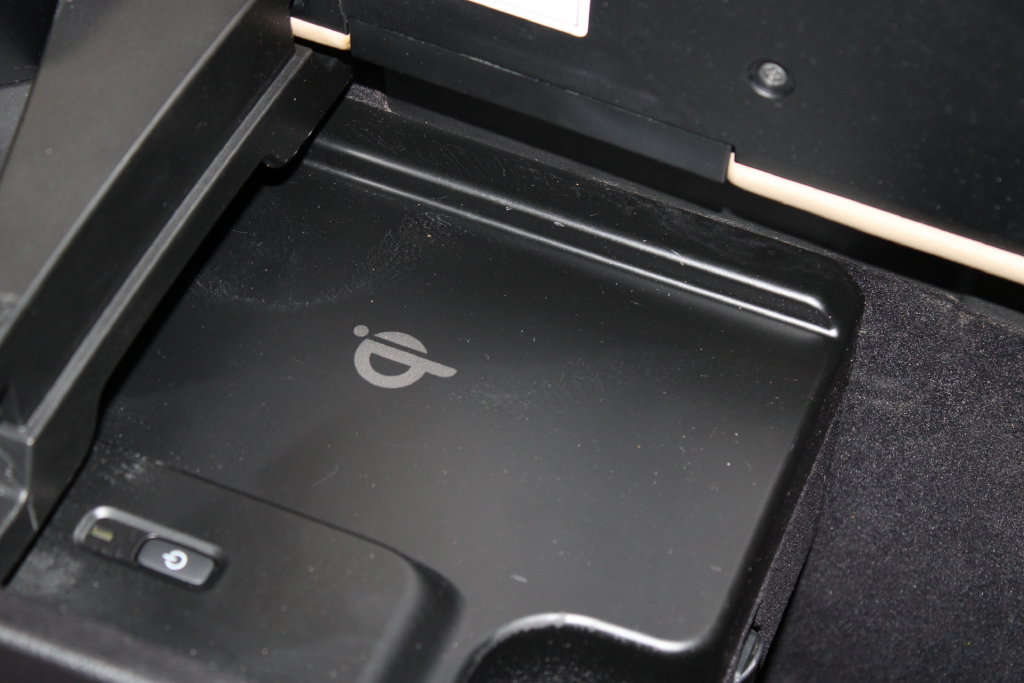 Used 2020 Lexus ES 300h w/ Accessory Package FWD image 40