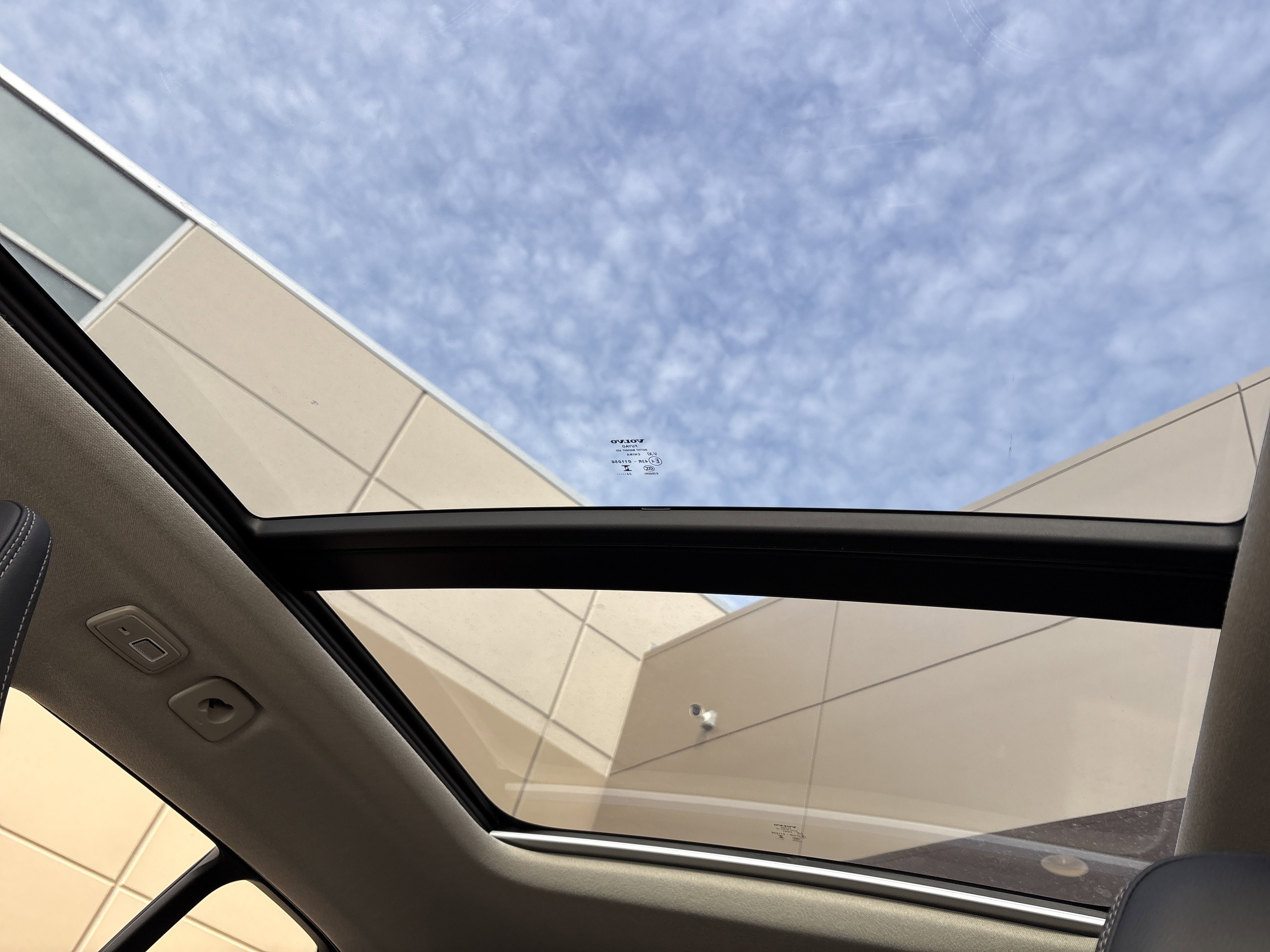 Certified 2025 Volvo XC40 B5 Core image 55