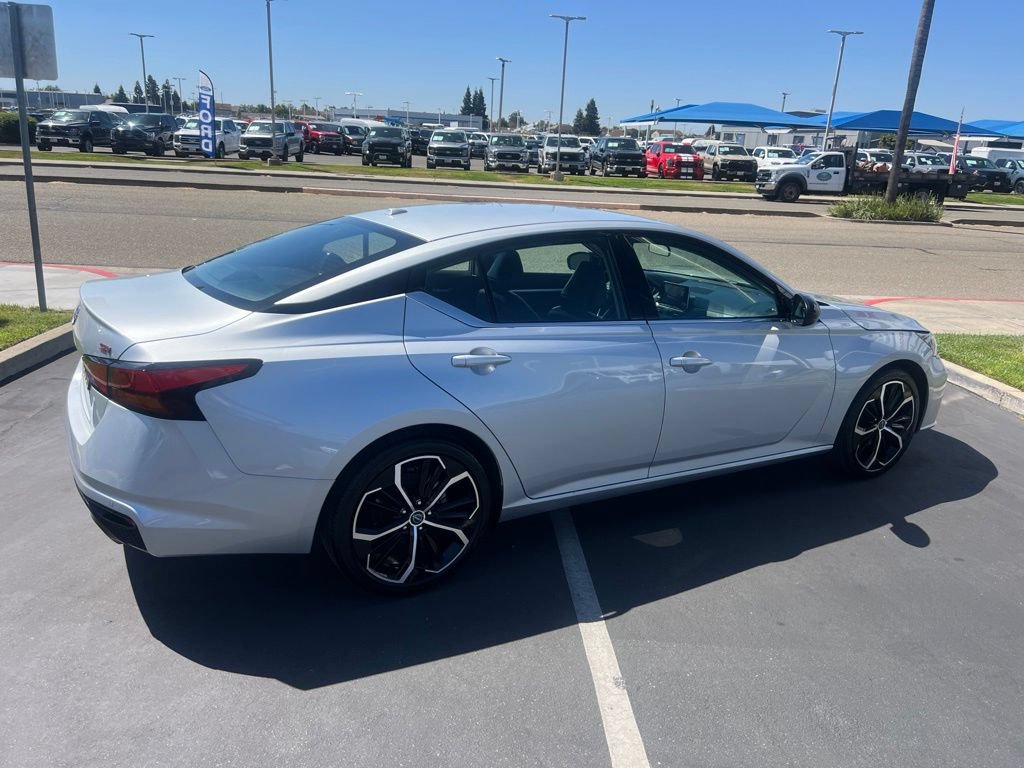 Used 2025 Nissan Altima 2.5 SR FWD image 17