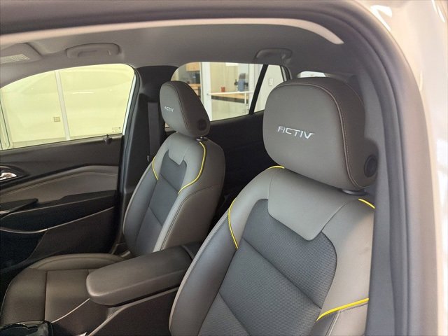 Used 2025 Chevrolet Trax ACTIV w/ Driver Confidence Package image 12