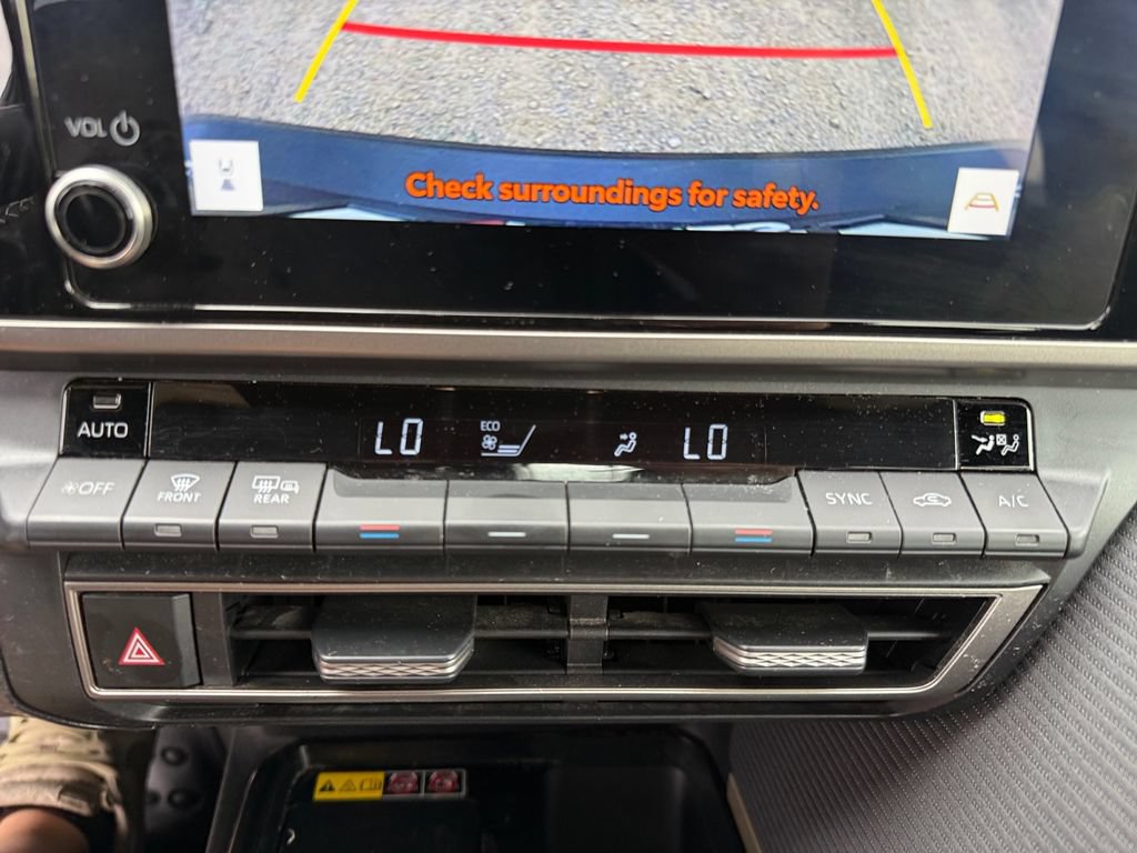 Used 2025 Toyota Camry SE FWD image 28