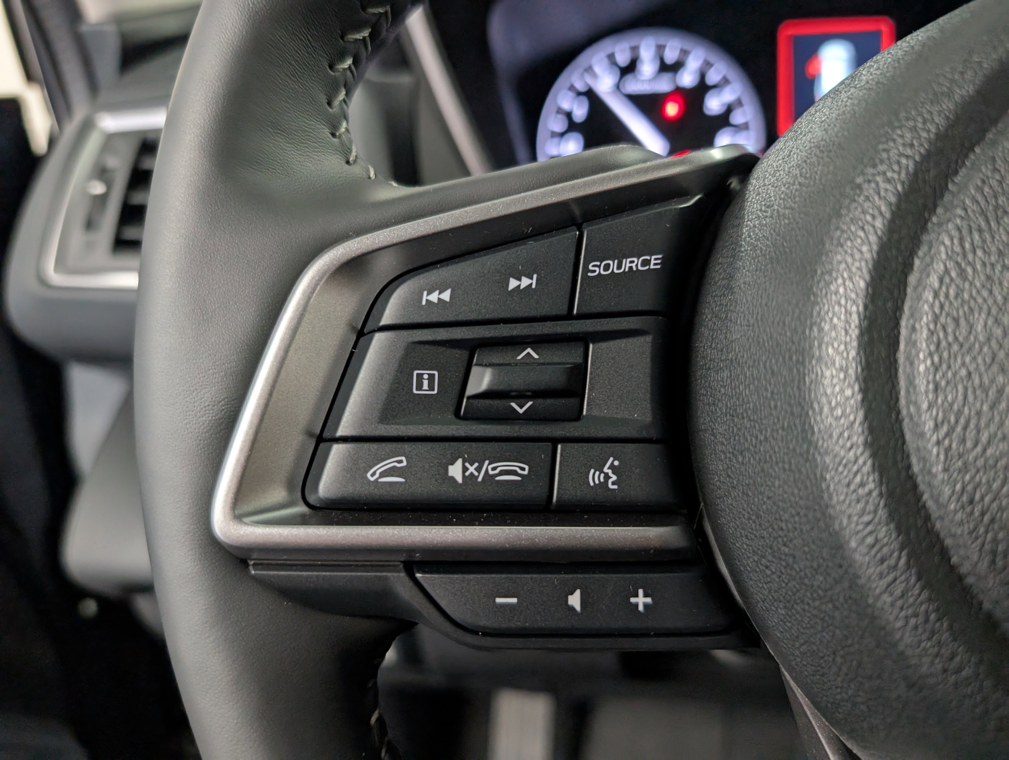 New 2025 Subaru Ascent Touring w/ Popular Package #2 image 23