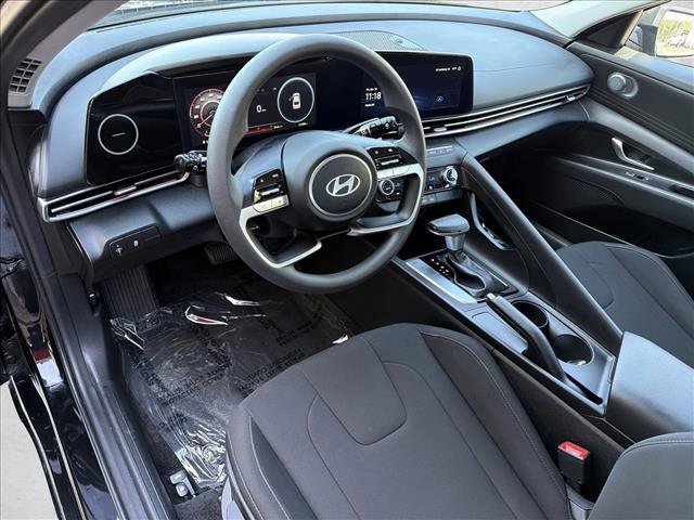 Used 2024 Hyundai Elantra SEL FWD image 13