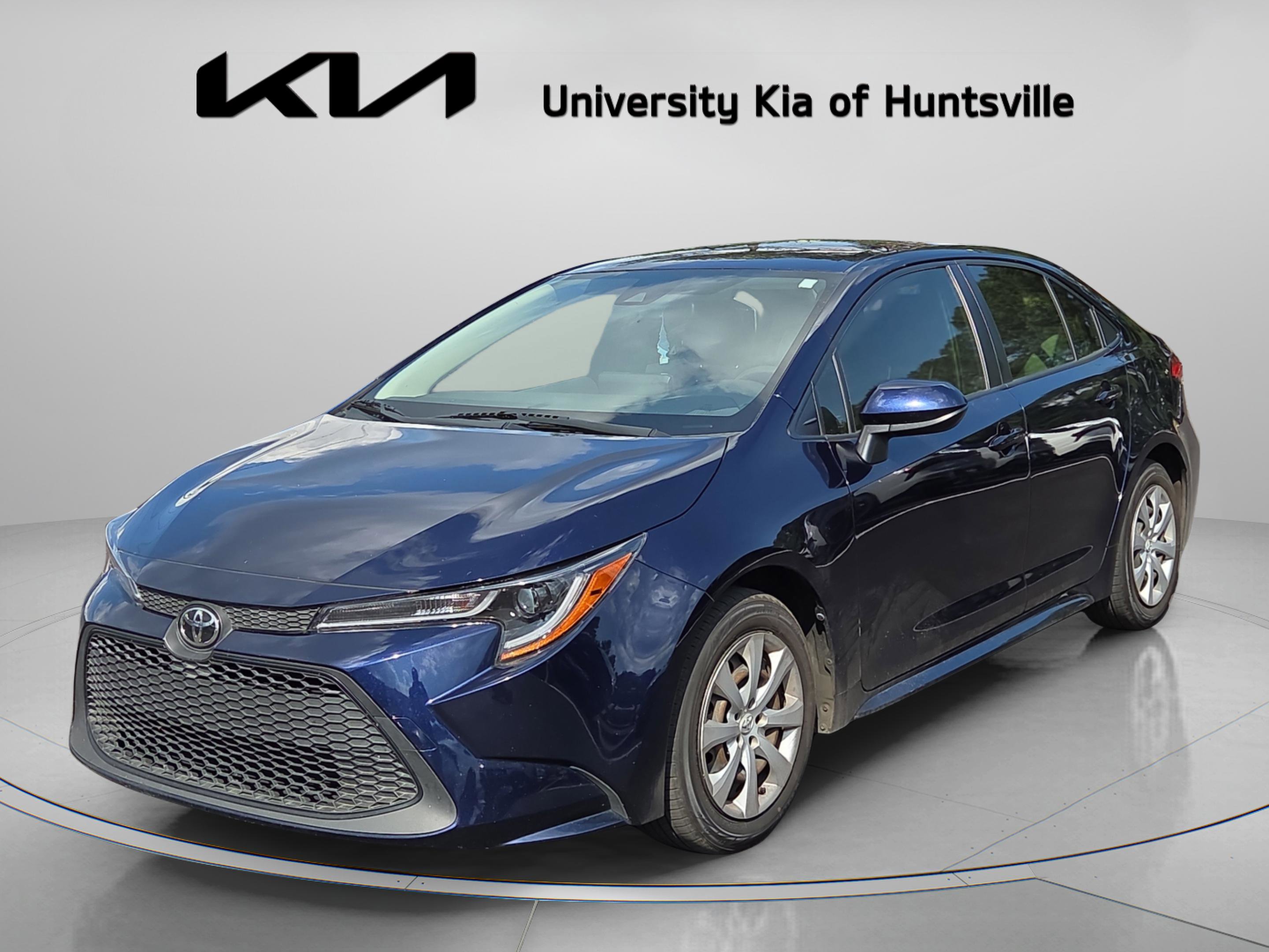 Used 2022 Toyota Corolla LE FWD image 3