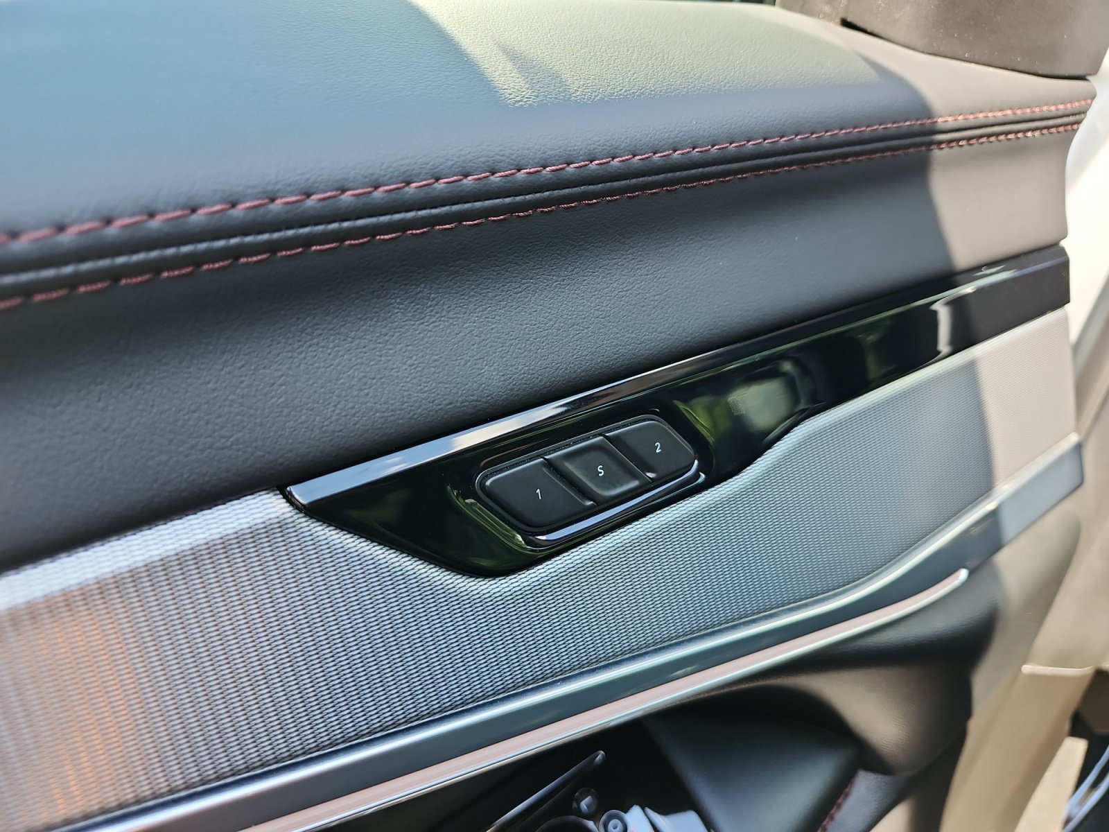 Used 2024 Jeep Wagoneer Launch Edition AWD/4WD image 17