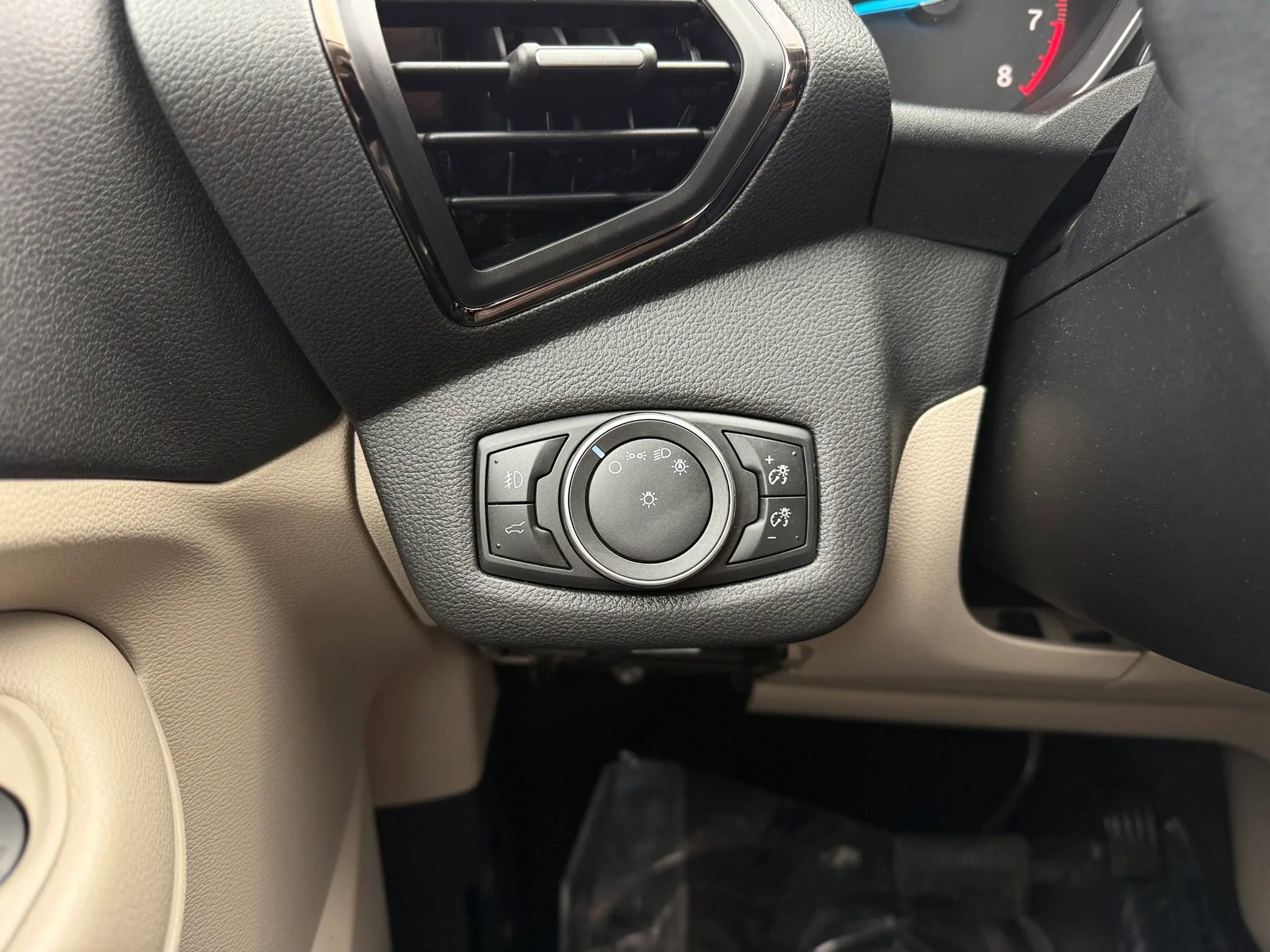 Used 2018 Ford Escape Titanium image 30