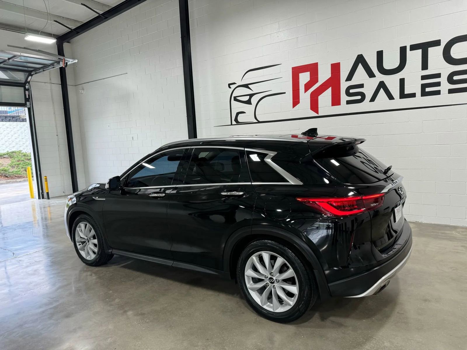 Used 2019 INFINITI QX50 Essential w/ Premium Heat Package image 2
