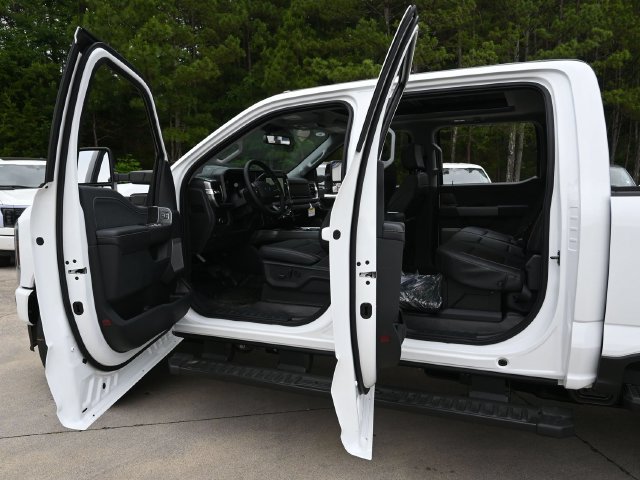 Used 2025 Ford F350 Lariat w/ Lariat Ultimate Package AWD/4WD image 40