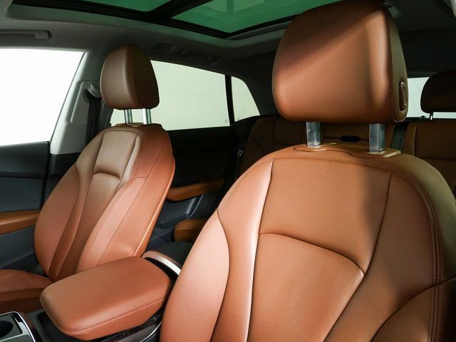 Used 2022 Audi Q8 Premium AWD/4WD image 5