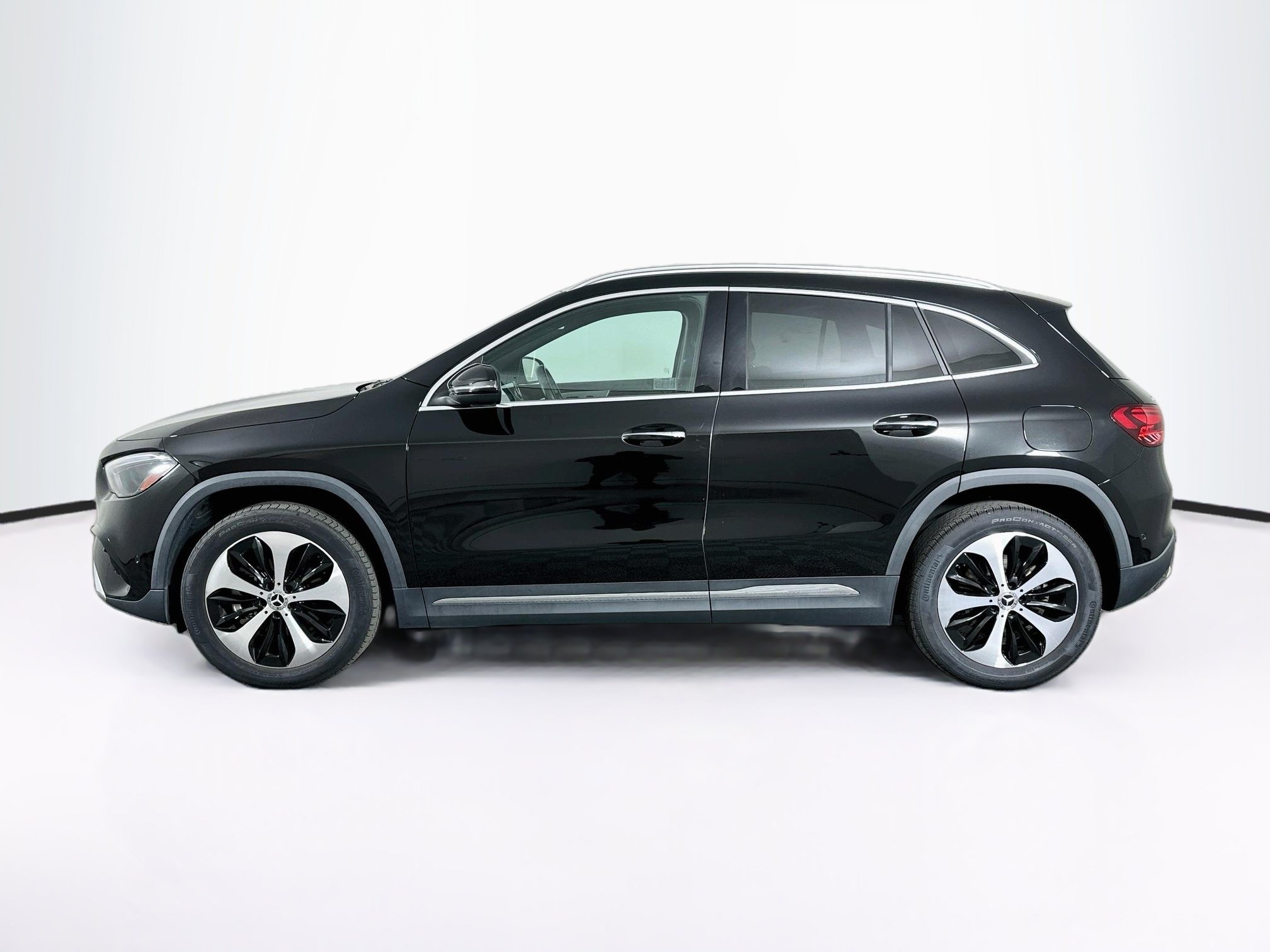 Used 2025 Mercedes-Benz GLA 250 4MATIC image 4