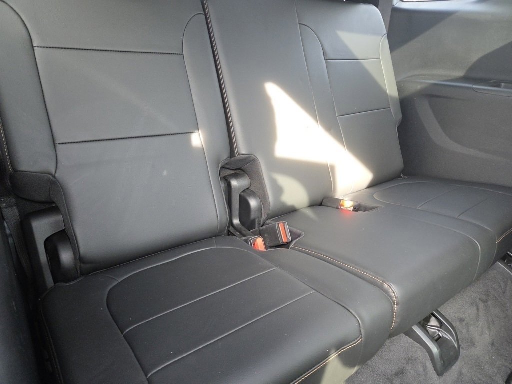 Used 2020 Chevrolet Traverse LT w/ LT Premium Package image 32