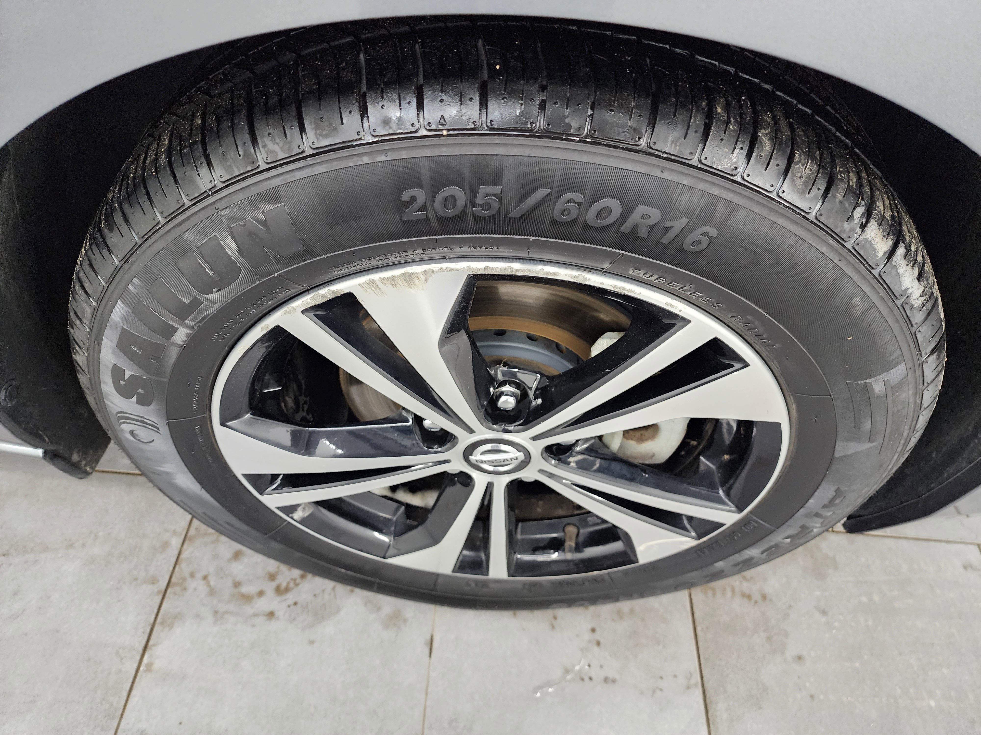 Used 2023 Nissan Sentra SV image 3