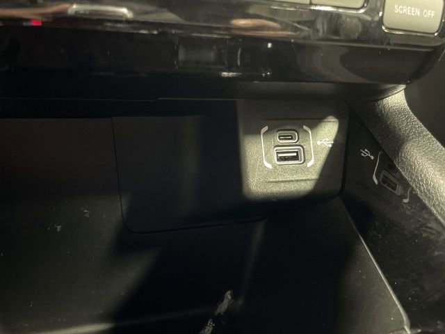 Used 2022 Jeep Compass Limited w/ Sun and Sound Group image 18