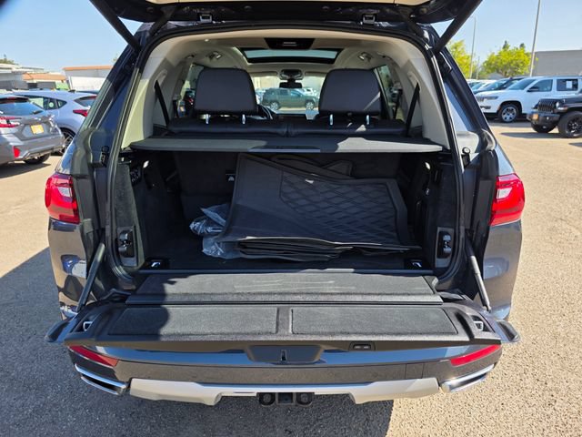 Used 2021 BMW X7 xDrive40i w/ Premium Package AWD/4WD image 14