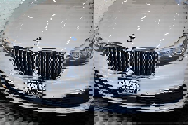 Used 2018 BMW 740i xDrive image 31