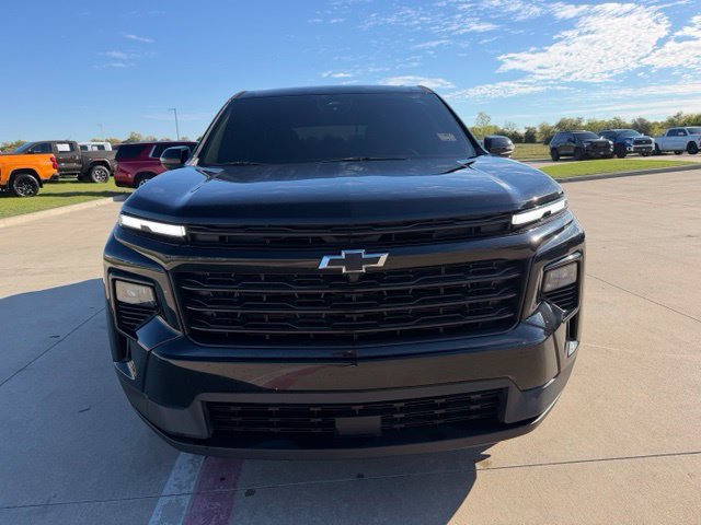 Used 2025 Chevrolet Traverse LT w/ Midnight/Sport Edition FWD image 9