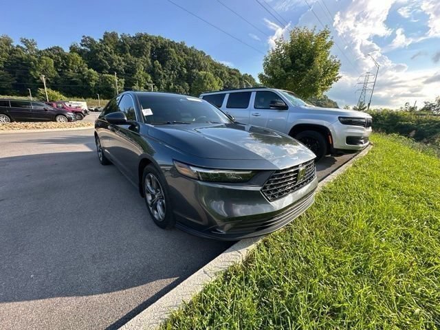 Used 2023 Honda Accord EX image 10