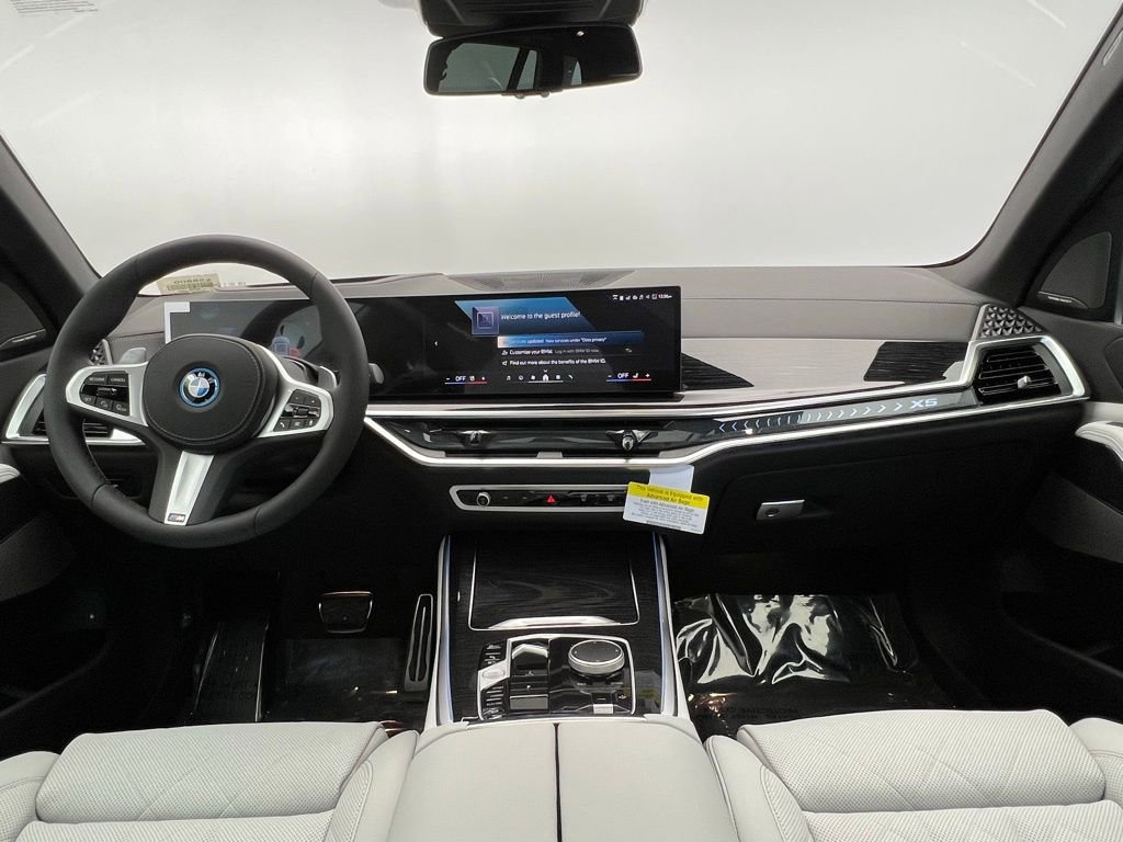 New 2026 BMW X5 xDrive50e w/ M Sport Package image 10