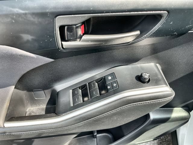 Used 2021 Toyota Highlander L FWD image 17