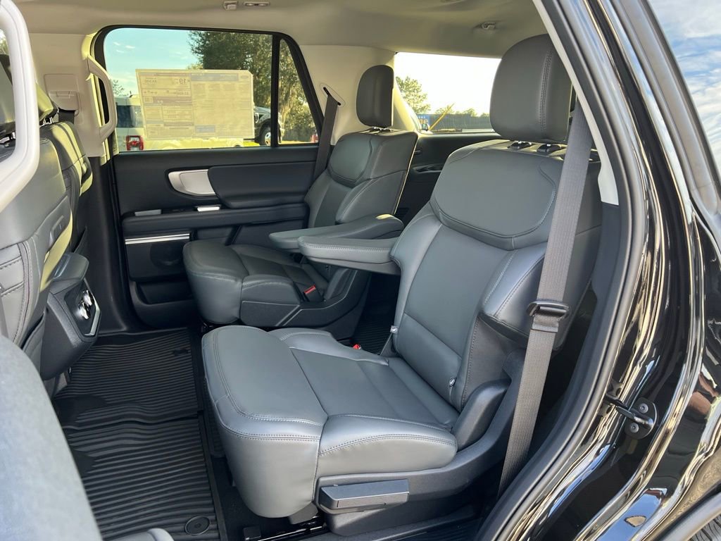 New 2026 Ford Expedition Active image 18