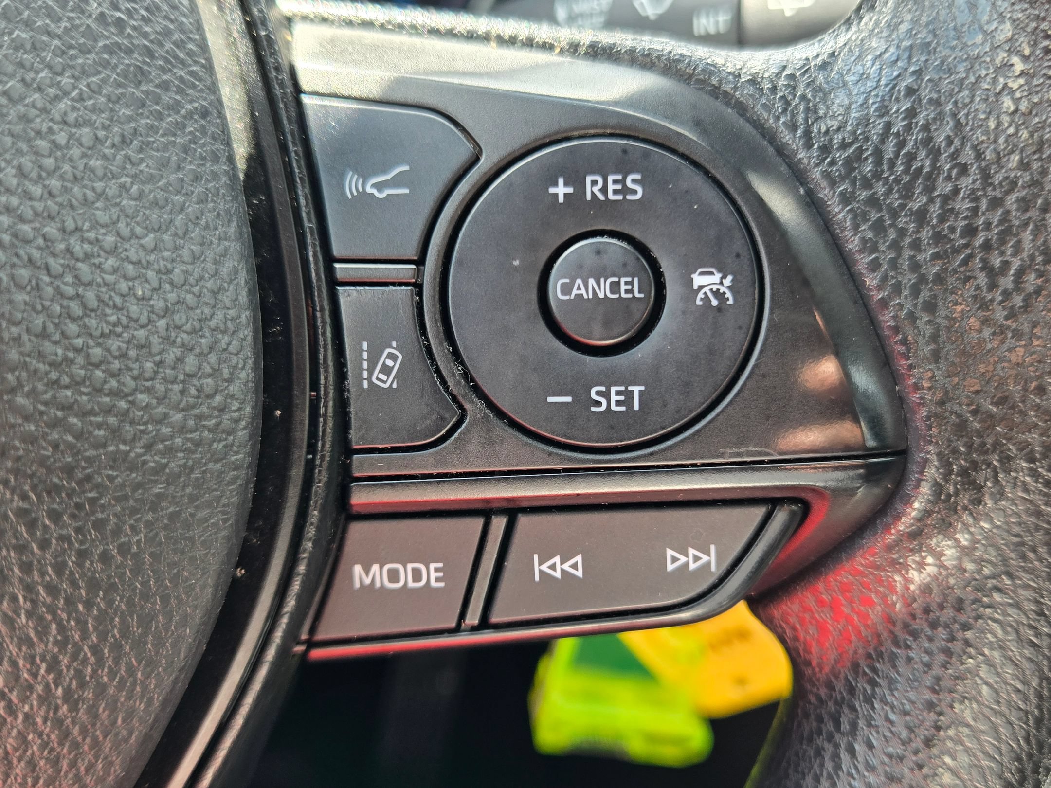 Used 2024 Toyota RAV4 LE AWD/4WD image 25