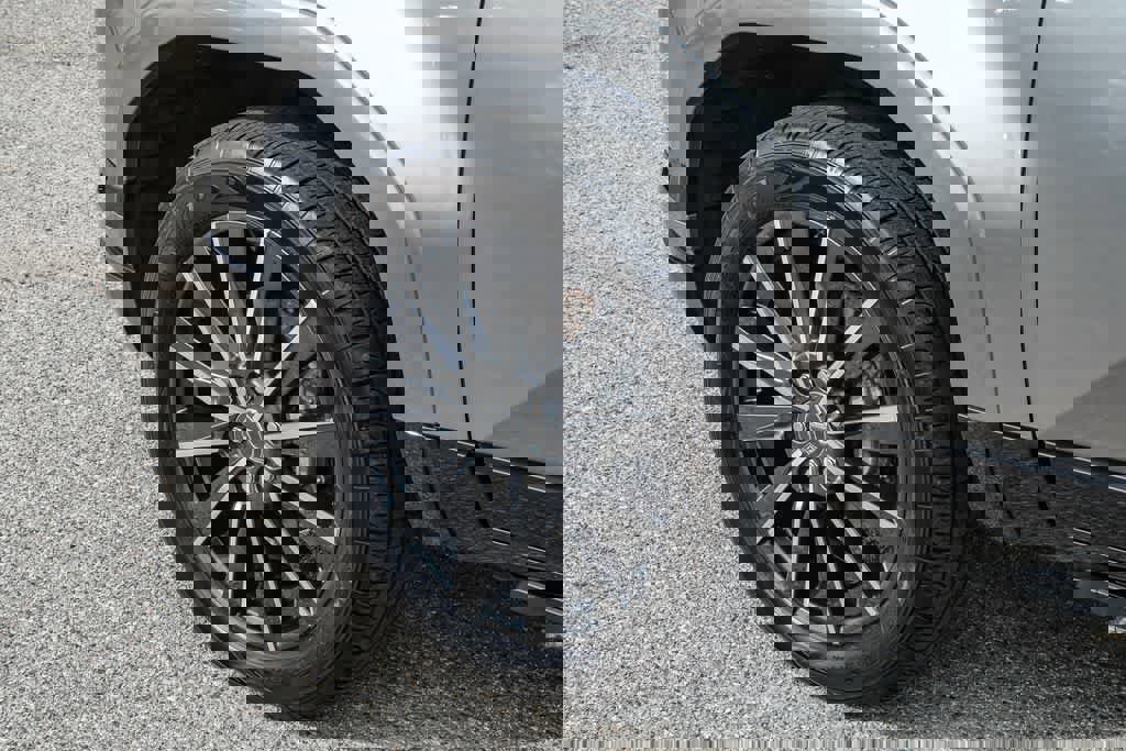 Used 2024 Lexus GX 550 w/ Accessory Package (2T) AWD/4WD image 10